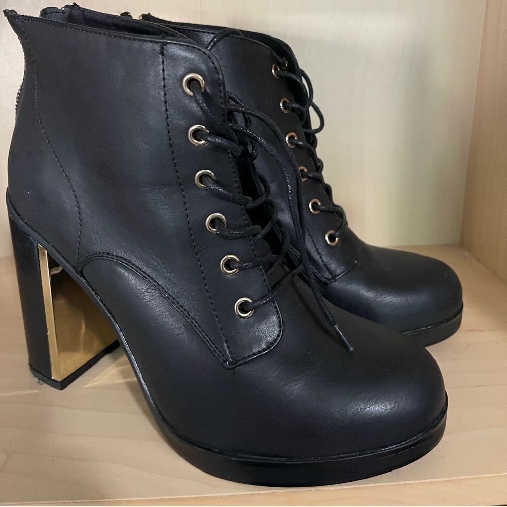 Tall boots torrid